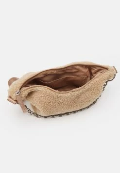 Weekday NOAH PILE HANDBAG - Sac à main Women 11 Weekday NOAH PILE HANDBAG - Sac à main Women -France Weekday Soldes Boutique a53c495af9564964a23823086ae4e23f