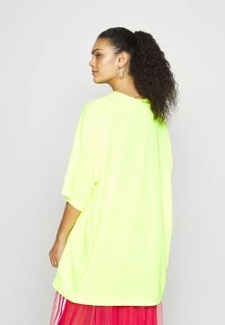 Weekday HUGE - T-shirt basique - neon yellow Women -France Weekday Soldes Boutique ae09f6f6d4ae4db68f7b63c5458b6cca