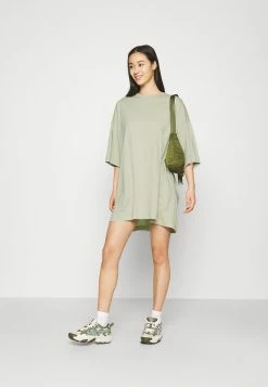 Weekday HUGE - T-shirt basique Women -France Weekday Soldes Boutique aeb97dac01cb449f8ed4b4effae36f65