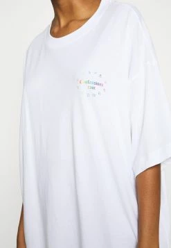 Weekday HUGE - T-shirt imprimé Women 22 Weekday HUGE - T-shirt imprimé Women -France Weekday Soldes Boutique af03801c813b486c80b8977dd52b3469