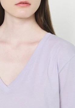 Weekday LAST V NECK - T-shirt basique Women -France Weekday Soldes Boutique b17a0a1070144c69a23f9fc9fb728e80