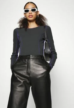 Weekday T-shirt à manches longues Women 13 Weekday T-shirt à manches longues Women -France Weekday Soldes Boutique b1a9d25cf1ca42d7aa3ba7f7a8eafd6d