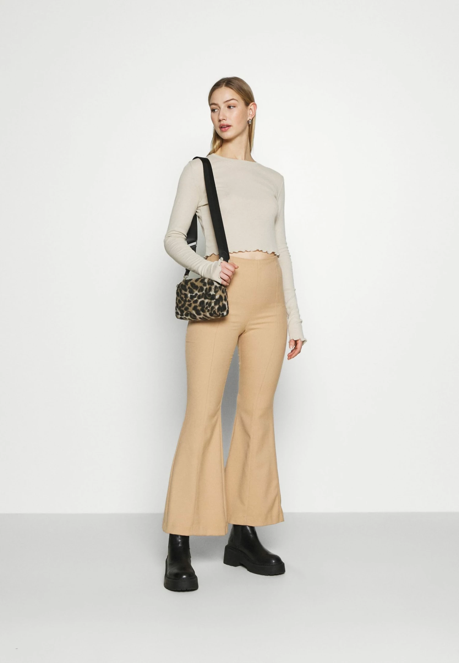 Weekday SENA LONG SLEEVE - T-shirt à manches longues Women 4 Weekday SENA LONG SLEEVE - T-shirt à manches longues Women – Image 2