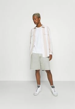 Weekday HORACE WASHED CARPENTER - Short en jean Men -France Weekday Soldes Boutique b4e0c355017a485b9b011116323f48fb