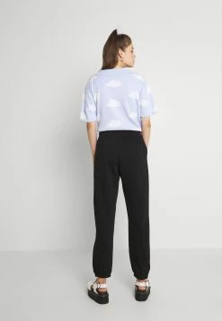 Weekday ALISA PANTS - Pantalon de survêtement Women -France Weekday Soldes Boutique b60f0b21bcd34c29a05b7f15262aeb5d