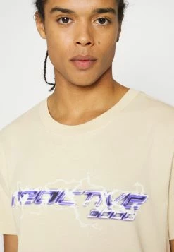 Weekday RELAXED PRINTED UNISEX - T-shirt imprimé All -France Weekday Soldes Boutique b6280af285f94b17b676146d1bf50252