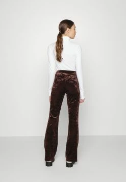 Weekday CECILE TROUSERS - Pantalon classique Women -France Weekday Soldes Boutique b8a9a794b6c04fcc85f815f89eceacaa
