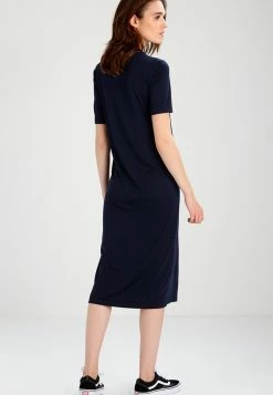 Weekday BEYOND - Robe en jersey Women -France Weekday Soldes Boutique b969c650af0c481e8e7317824a13c86d