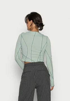 Weekday SIERRA CROP LONG SLEEVE - T-shirt à manches longues Women 10 Weekday SIERRA CROP LONG SLEEVE - T-shirt à manches longues Women -France Weekday Soldes Boutique ba84b4e441bc416e98eaf26b85fdac50