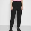 Weekday CORINNA - Pantalon de survêtement Women 1 Weekday CORINNA - Pantalon de survêtement Women -France Weekday Soldes Boutique bb143f5487304407b87d07b7681b407c