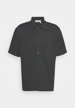 Weekday PASS SHORTSLEEVE - Chemise Men -France Weekday Soldes Boutique c13c2fac7ea8400786c2ba761c5d491c