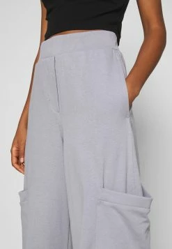 Weekday ALICE - Pantalon de survêtement Women -France Weekday Soldes Boutique c58e44905d5e42ee91d68be7097995ad