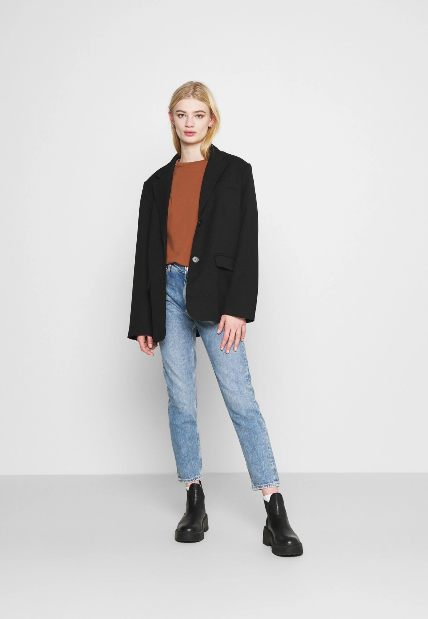 Weekday TRISH - T-shirt basique Women 4 Weekday TRISH - T-shirt basique Women – Image 2