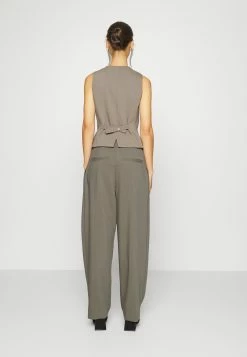 Weekday VALE TROUSERS - Pantalon classique Women 9 Weekday VALE TROUSERS - Pantalon classique Women -France Weekday Soldes Boutique cbf4560764c748e4977d5563c97d4b97
