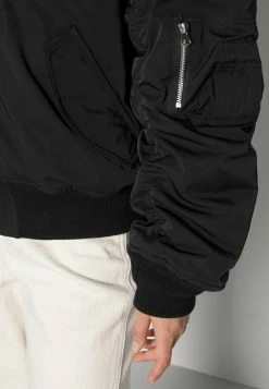 Weekday BEATRICE BOMBER JACKET - Veste d'hiver Women -France Weekday Soldes Boutique cc26d76aa20848c4a703d4df3a5573c8