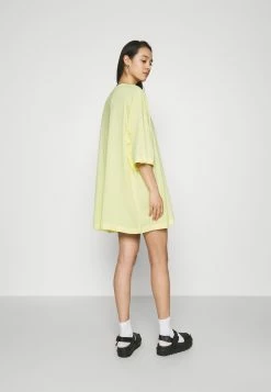 Weekday HUGE - T-shirt basique Women 31 Weekday HUGE - T-shirt basique Women -France Weekday Soldes Boutique cc6313f6eabe4b0e9e4d4797860c3ac8