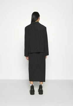 Weekday SIRI - Blazer Women -France Weekday Soldes Boutique cdc06c80ecc8418d95033483f005883b