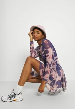 Weekday VALLEY DRESS - Robe de jour Women -France Weekday Soldes Boutique ce17cfe52ef543cc9c6add87d39d68a8