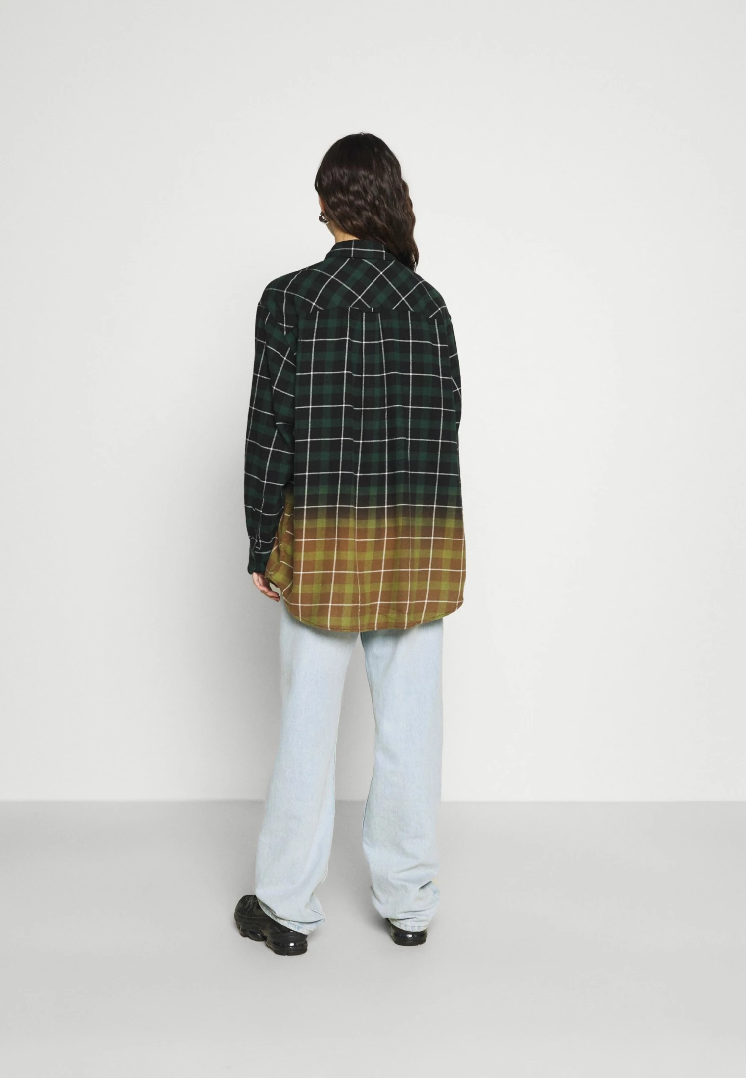 Weekday ELSIE OVERSIZED SHIRT - Chemisier Women 5 Weekday ELSIE OVERSIZED SHIRT - Chemisier Women – Image 3