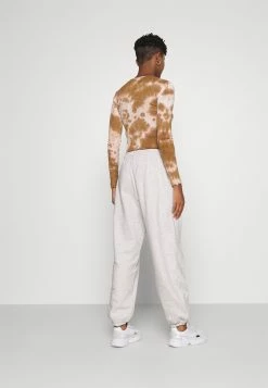 Weekday CORINNA - Pantalon de survêtement Women -France Weekday Soldes Boutique db7a8bf8799943d4ad40429ed05701e8