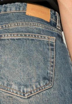 Weekday ARROW - Jean droit Women 14 Weekday ARROW - Jean droit Women -France Weekday Soldes Boutique de852f5fbee044cdaae2106e281004f6