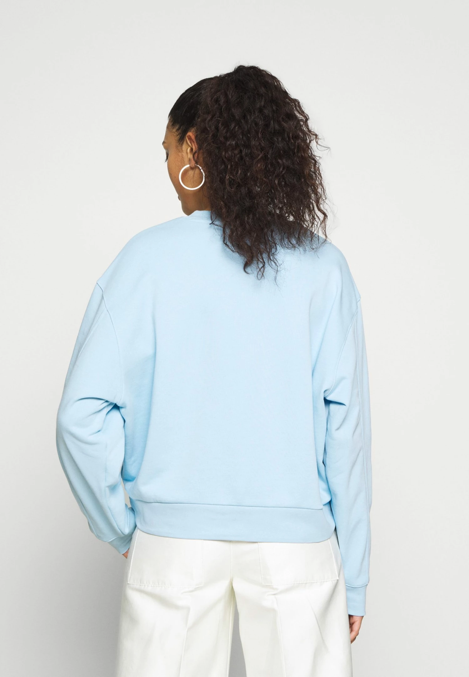 Weekday HUGE CROPPED - Sweatshirt Women 5 Weekday HUGE CROPPED - Sweatshirt Women – Image 3