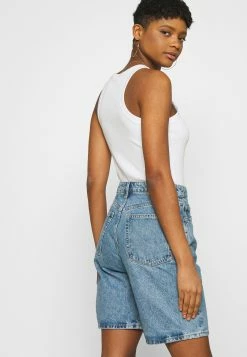 Weekday DANDY - Short en jean Women -France Weekday Soldes Boutique e63586344dcc481093e102661a799ff4