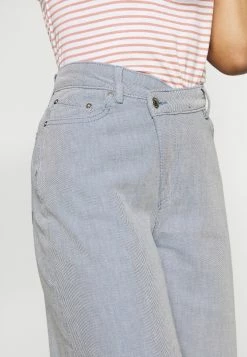 Weekday ALLANIT SKEW TROUSERS - Pantalon classique Women -France Weekday Soldes Boutique e65db1a8732d4235b16c28520f534871