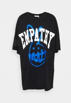 Weekday HUGE - T-shirt imprimé Women 22 Weekday HUGE - T-shirt imprimé Women -France Weekday Soldes Boutique e6d8482ee26748a8bcac16bf1e667235 1