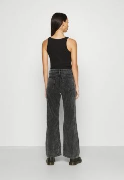 Weekday RITZ TROUSERS - Pantalon classique Women 9 Weekday RITZ TROUSERS - Pantalon classique Women -France Weekday Soldes Boutique ec46c7757747458c8cd05fe5447ef7fc