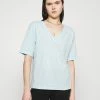 Weekday LAST V NECK - T-shirt basique Women -France Weekday Soldes Boutique ed7b3a1abca74f1098bf92eaeb800169