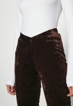 Weekday CECILE TROUSERS - Pantalon classique Women -France Weekday Soldes Boutique f068b0e49bb2425a87d718f2b967619c