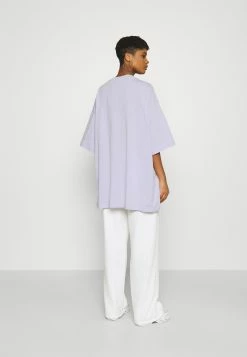 Weekday HUGE - T-shirt basique Women 34 Weekday HUGE - T-shirt basique Women -France Weekday Soldes Boutique f1217589fccc4c25aadb895f89b9c2ce