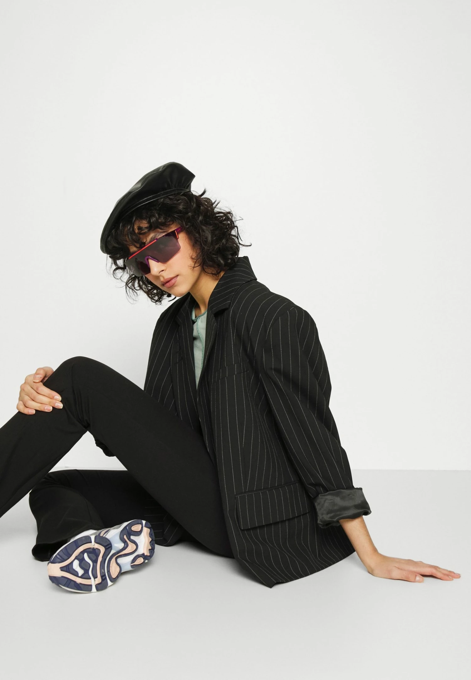 Weekday RITZO SLIT TROUSER - Pantalon classique Women 7 Weekday RITZO SLIT TROUSER - Pantalon classique Women – Image 5