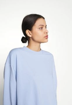 Weekday HUGE CROPPED - Sweatshirt Women -France Weekday Soldes Boutique f204707abafd4ae390984efb09190df9