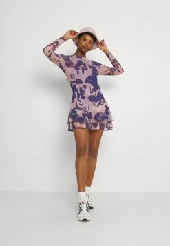 Weekday VALLEY DRESS - Robe de jour Women -France Weekday Soldes Boutique f3999402bc7b45769c4f7c15e331465f