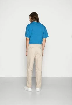 Weekday ROSS WIDE TROUSERS - Chino Men -France Weekday Soldes Boutique f8bae9eefcc14af9a70544277c88ca5f