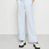Weekday ROXANNA TROUSER - Pantalon de survêtement Women 2 Weekday ROXANNA TROUSER - Pantalon de survêtement Women -France Weekday Soldes Boutique fd0ca541db8b4aefbab8c67808d0b138