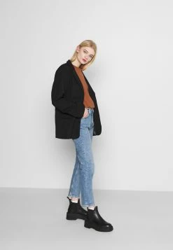 Weekday TRISH - T-shirt basique Women 23 Weekday TRISH - T-shirt basique Women -France Weekday Soldes Boutique fd11bf519b8245dd8c2d23d587ab8889