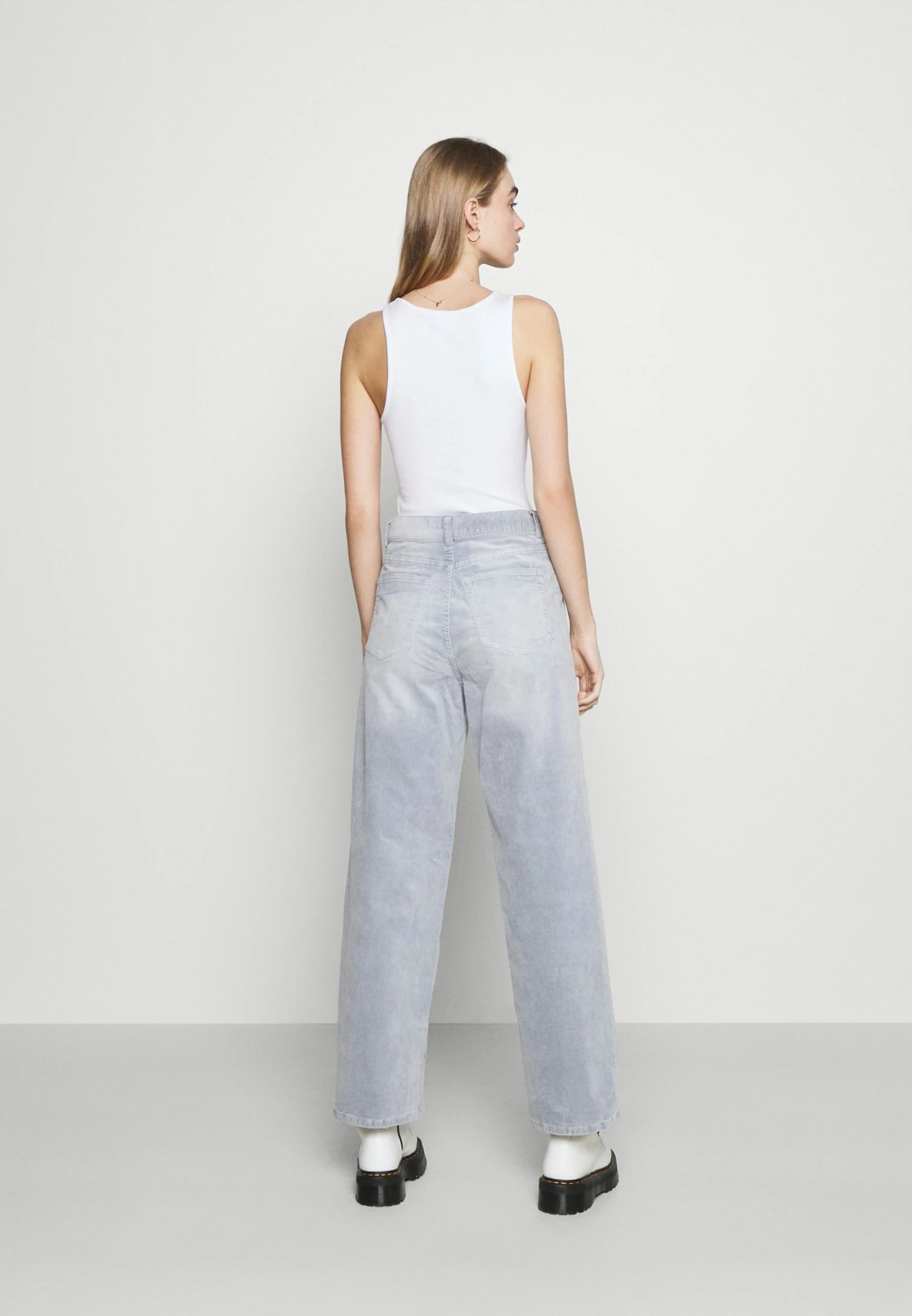 Weekday LASHES OVERSIZED TROUSERS - Pantalon classique Women 5 Weekday LASHES OVERSIZED TROUSERS - Pantalon classique Women – Image 3